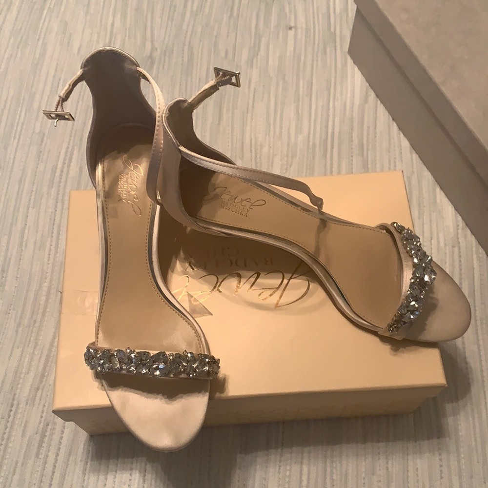 Badgley mischka wedding heel